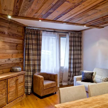 Apartamento De Standing Au Centre De 1850, En Bord De Piste Et Avec Terrasse - Fr-1-514-35